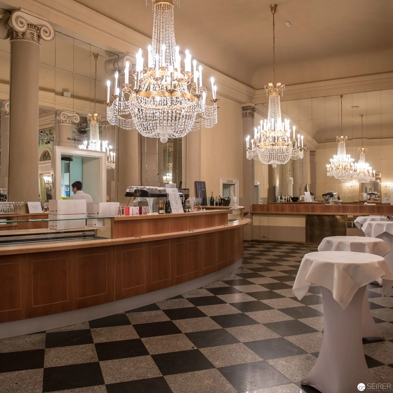 Theater an der Josefstadt