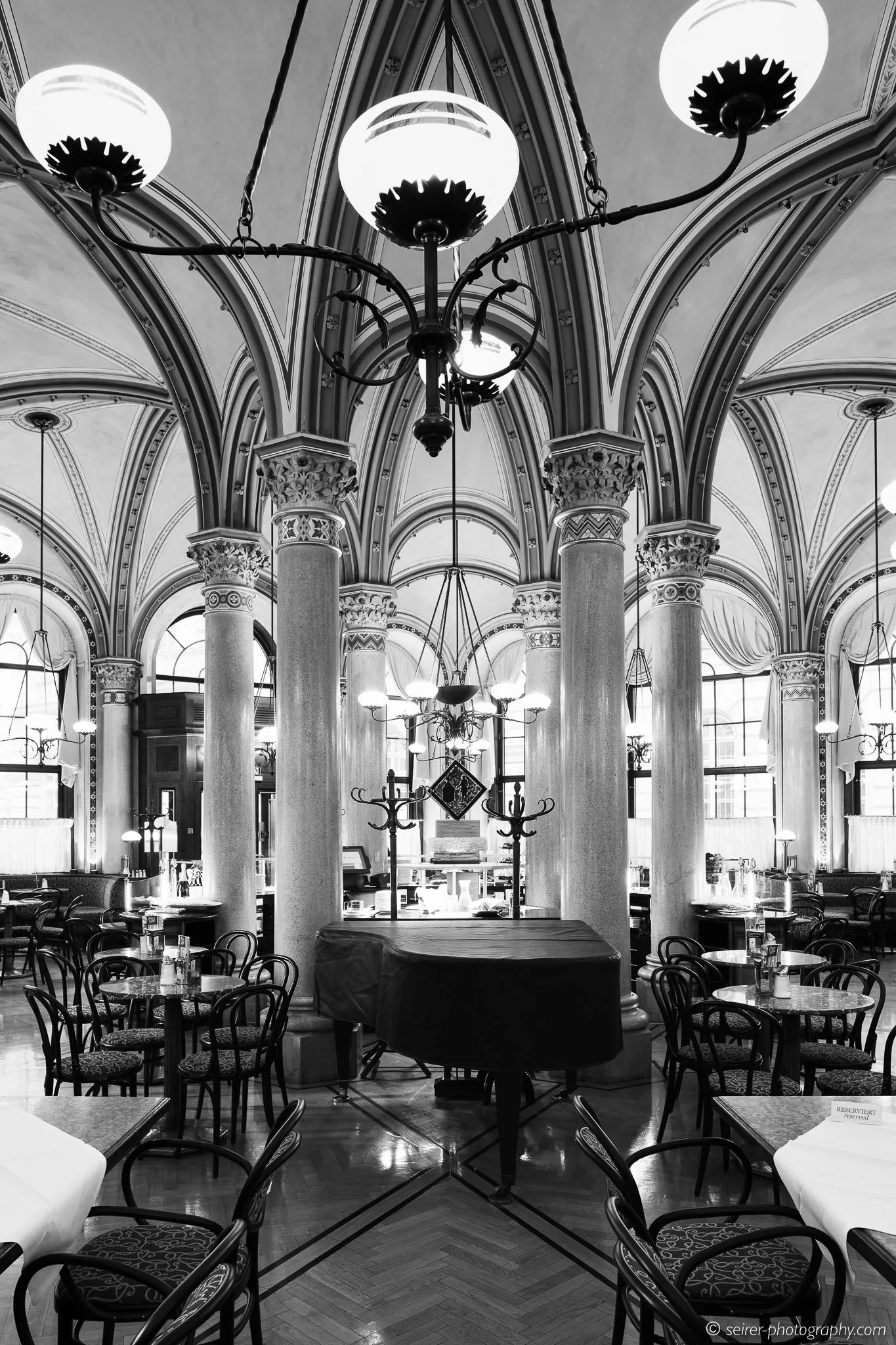 Café Central, 2016